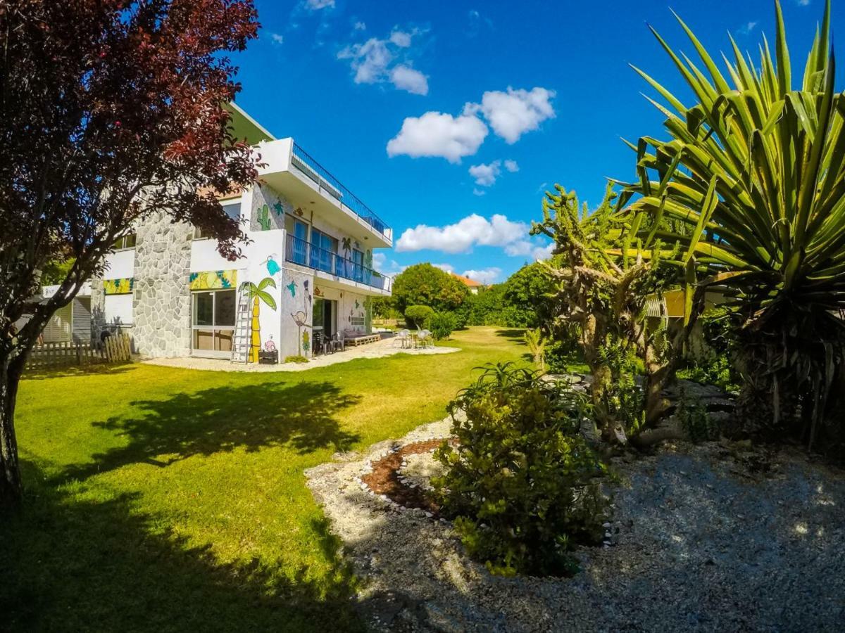 Terrace Beach House Bed and Breakfast Carcavelos  Exteriör bild