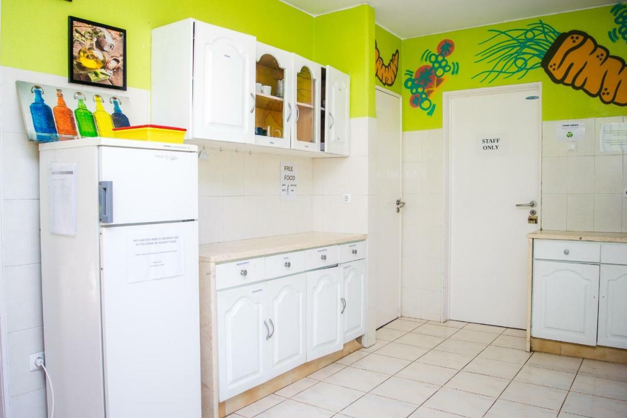 Terrace Beach House Bed and Breakfast Carcavelos  Exteriör bild